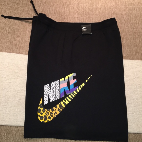 nike air max alumni shorts